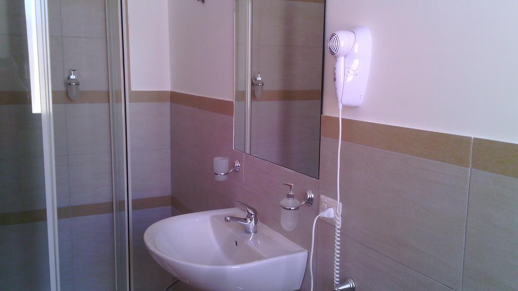 Aquilone Apartment Castelluzzo Phòng bức ảnh
